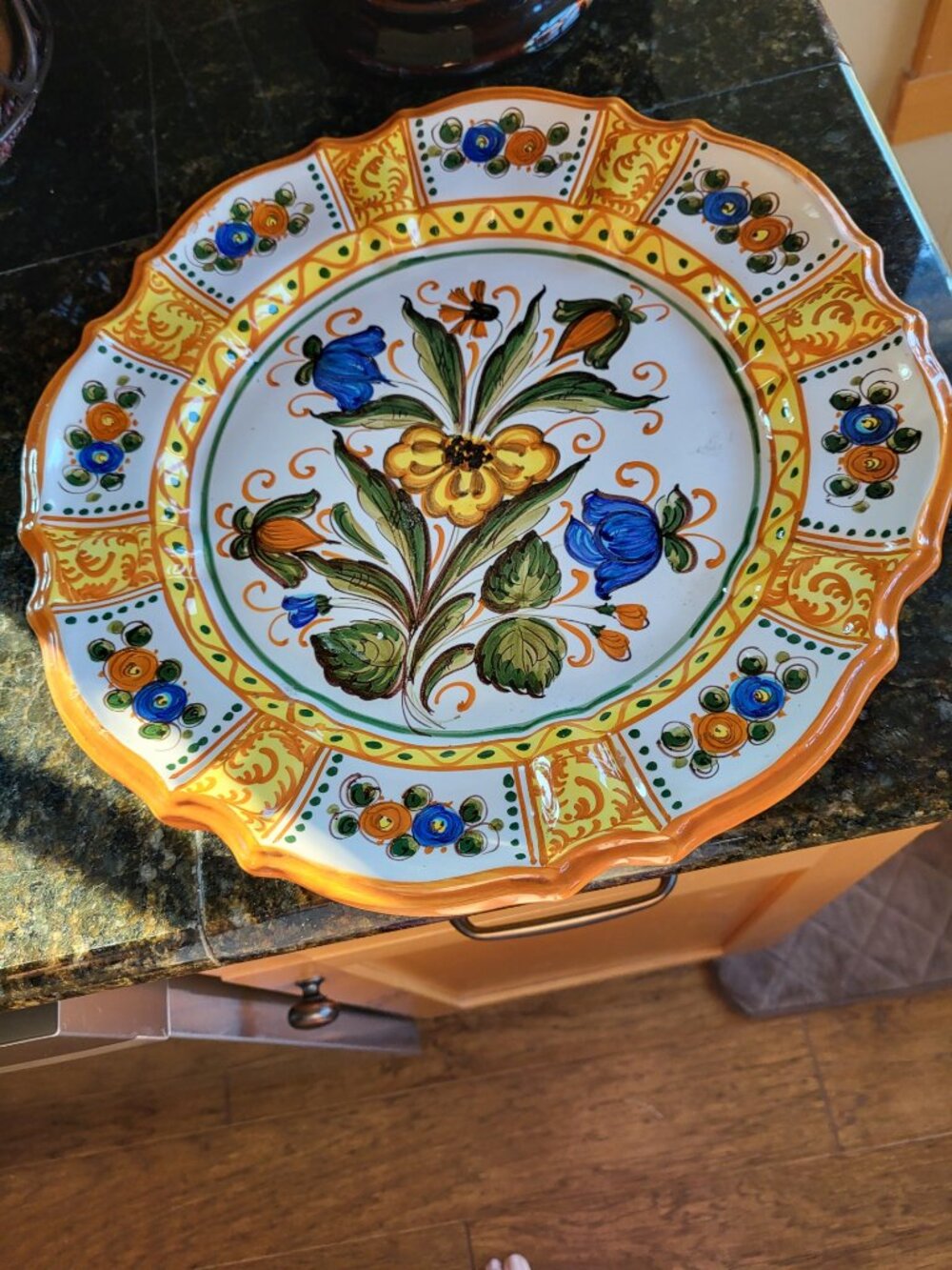 VTG Majolica Italy Ceramic Platter/Wall Plate Handpainted Marked 13"